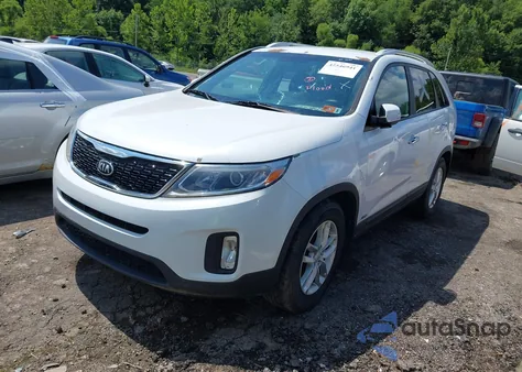 2015 Kia Sorento Lx z USA, uszkodzony, nr VIN 5XYKTCA67FG547788